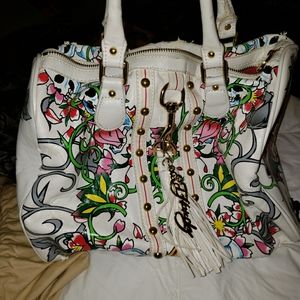 White ed hardy speedy bag